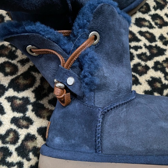 UGG Maia leather drawstring short classic boots - Picture 5 of 5